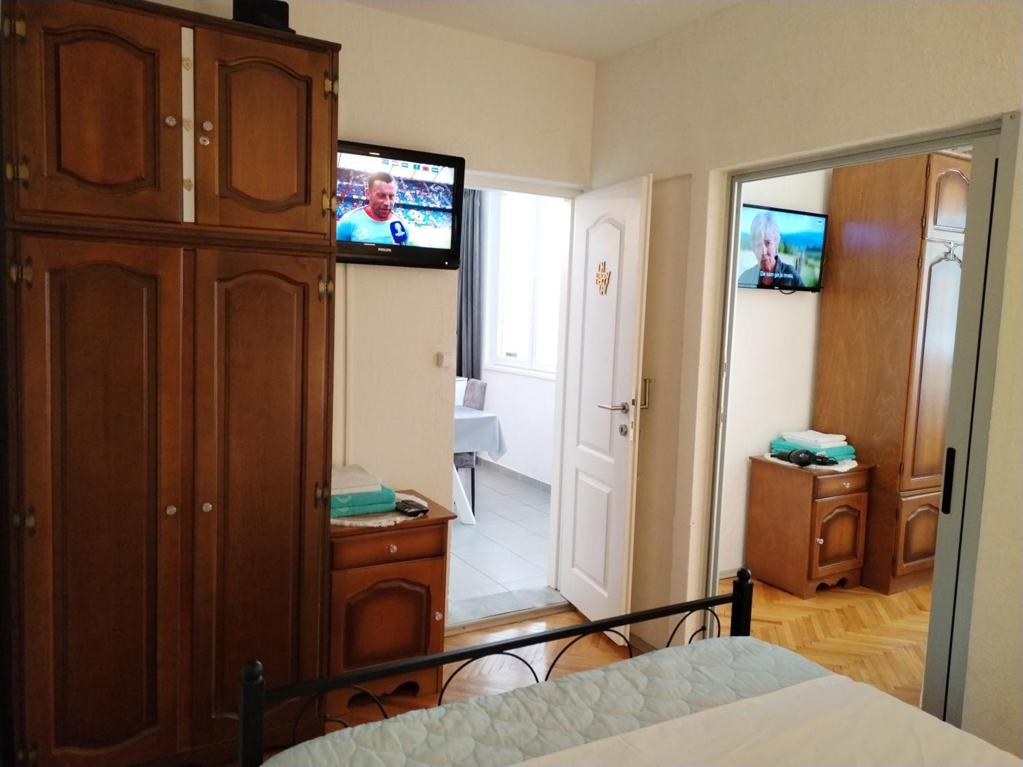 Apartment Suzana 2Br Split With Balcony Dış mekan fotoğraf