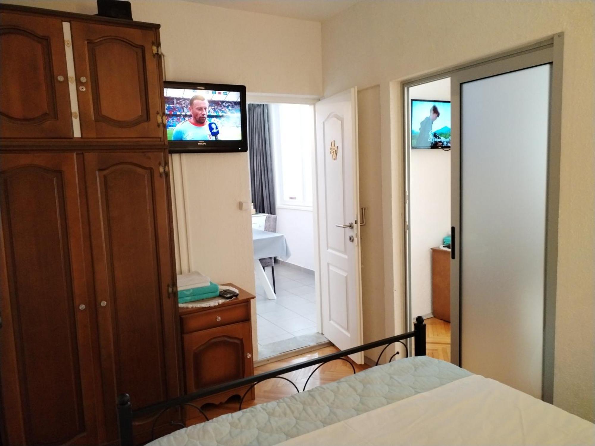 Apartment Suzana 2Br Split With Balcony Dış mekan fotoğraf