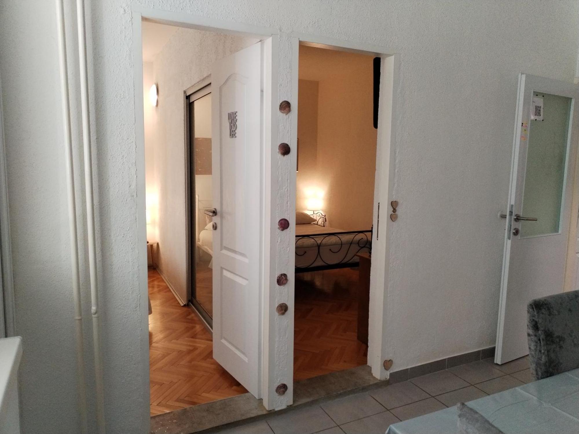 Apartment Suzana 2Br Split With Balcony Dış mekan fotoğraf